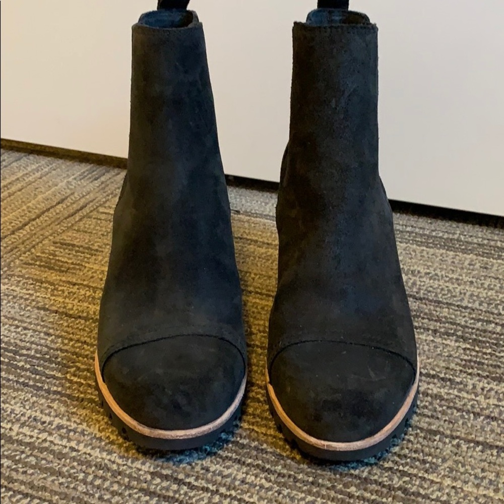 COPY - Ugg wedge booties